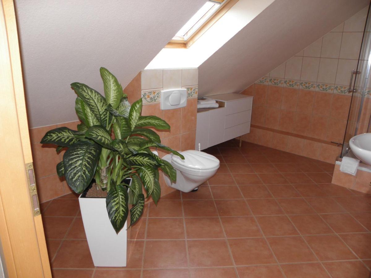 Am Waldrand Apartment Kall Exterior foto